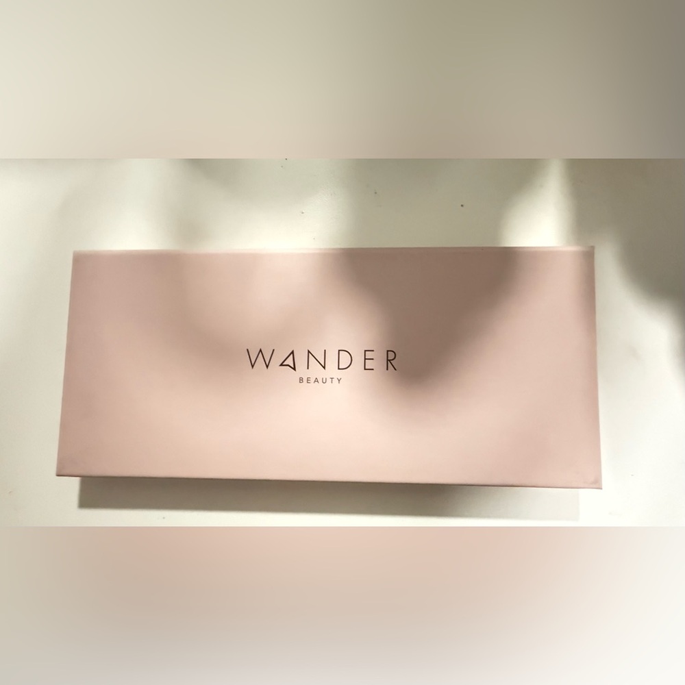 Wander Beauty Soft Pink Eyeshadow Palette